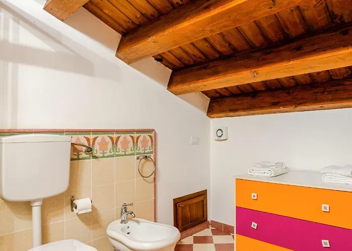 Dimora Degli Scalzi - Dive Into Palermo's History *